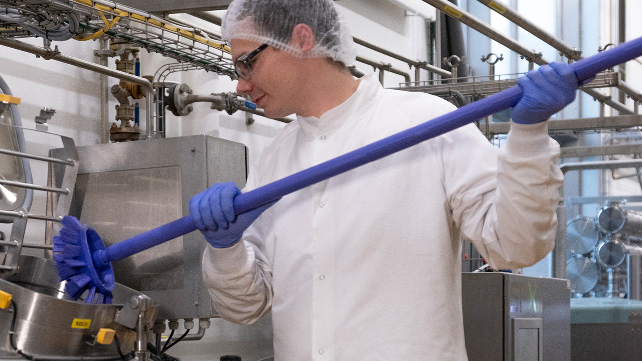 Hygienic Vikan brush – effective and safe cleaning with color coding for optimal hygiene!