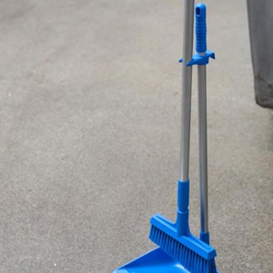 Vikan 5662 Upright dustpan 880 x 330 mm